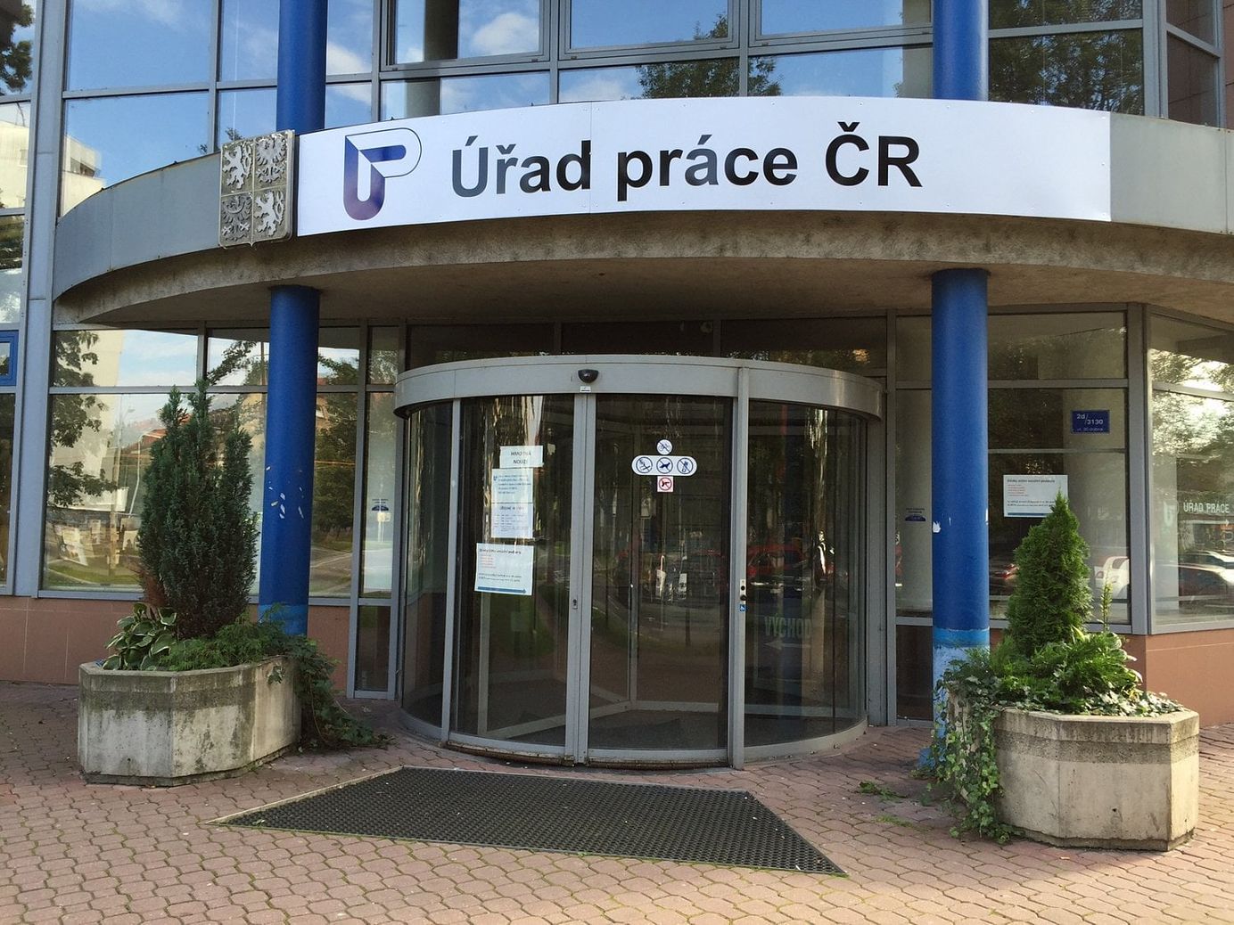 Úřad práce nevymáhal přes 100.000 Kč, které mohl 🤑